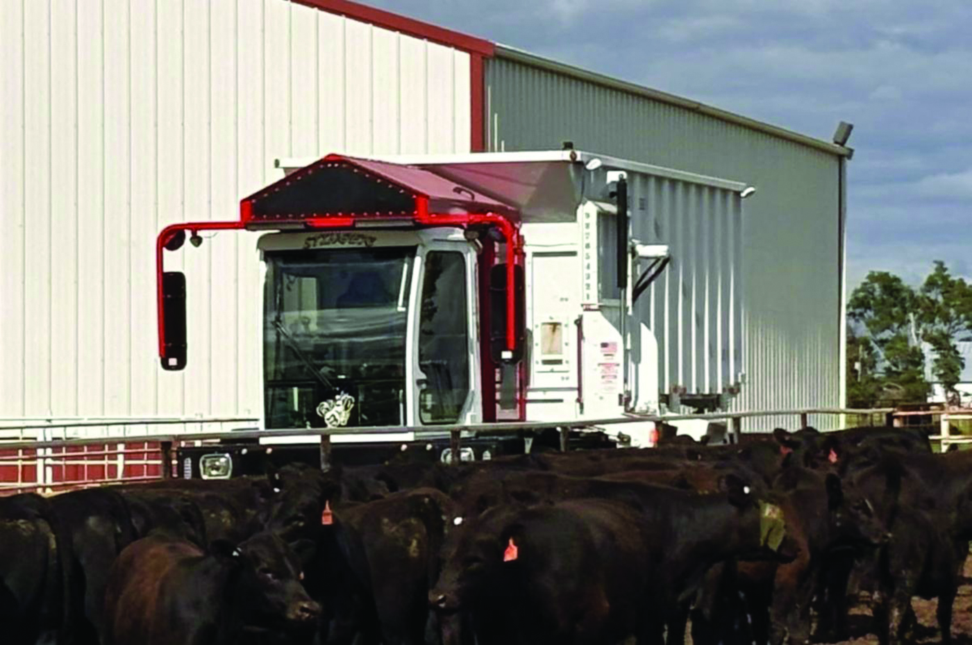 Stinger TerraFrame Max M120 Feed Chassis by Stinger, Inc. Burrton, Kansas, USA